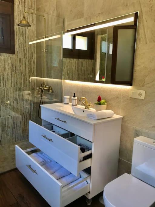 Casa Nueva En Vigo Rural Mos Con Jacuzzi Y Chimenea Para Escapada Romantica Pontevedra Exterior photo